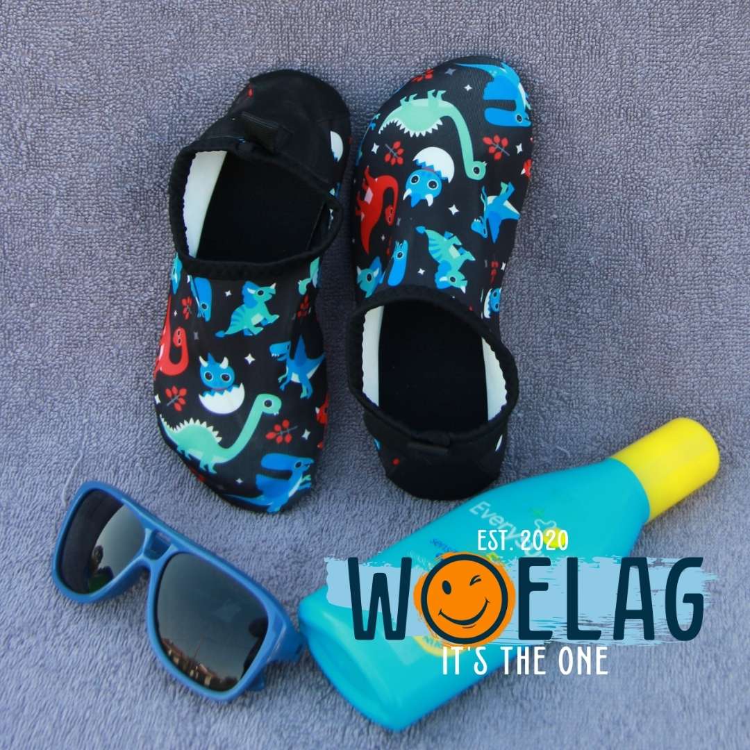 The holiday season is almost here, and it’s time to step into the festivities with Woelag Slip-In Shoes